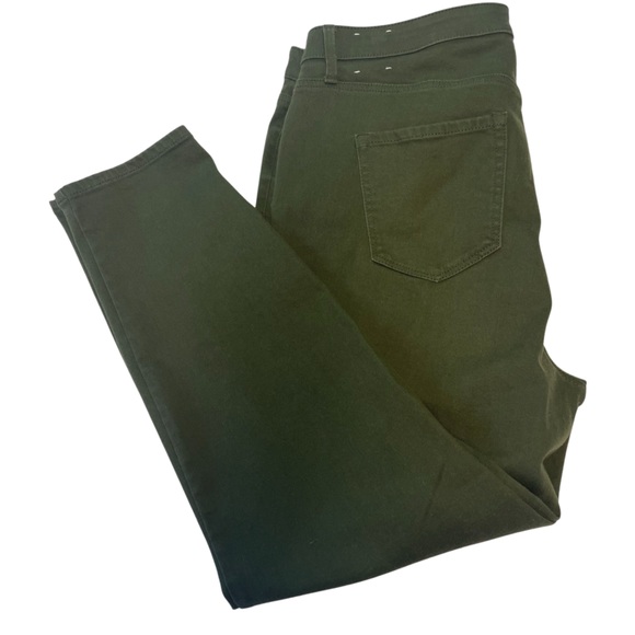 Talbots Pants - Talbots 16B green skinny jegging. In great condition, has some stretch.